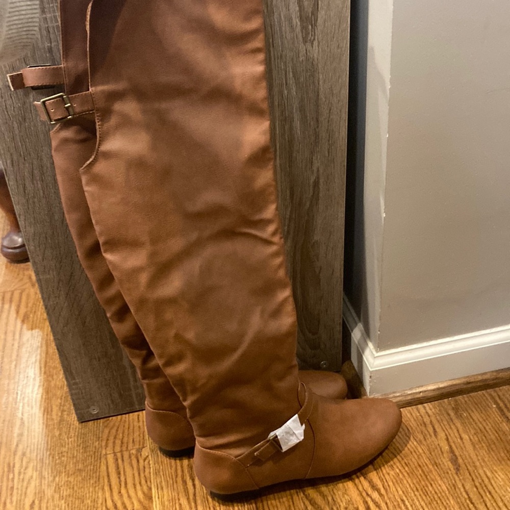 Brown size 9 tall boot